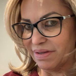 Meet your Posher, Roseli